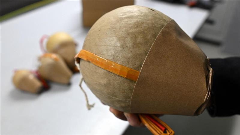 Durch den unsachgemäßen Gebrauch von Profi-Feuerwerk, wie etwa Kugelbomben, kommt es an Silvester immer wieder zu schweren Unfällen. (Archivbild) 
