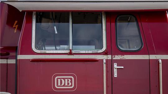 Durch die Bergungsarbeiten kam es bis zum späten Nachmittag zu Behinderungen des Bahnverkehrs.