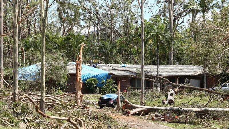 Durch die Stürme, die Queensland verwüsteten, sind seit dem ersten Weihnachtstag mehrere Menschen gestorben.