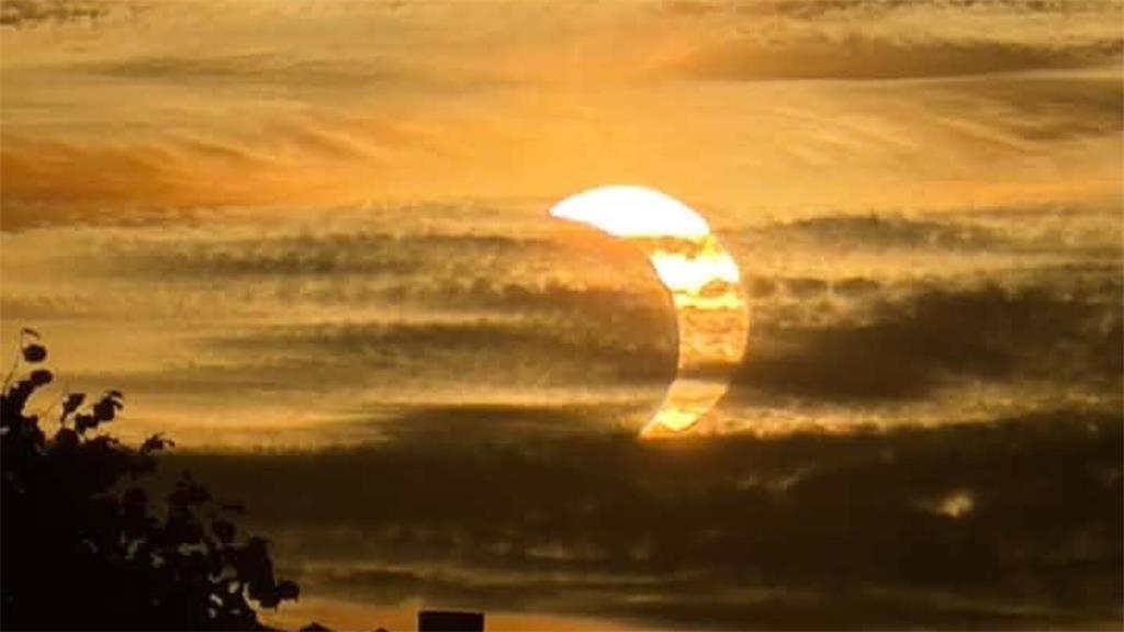 Durch die Wolkenschleier ist Esther Martens ein besonders stimmungsvolles Bild g...