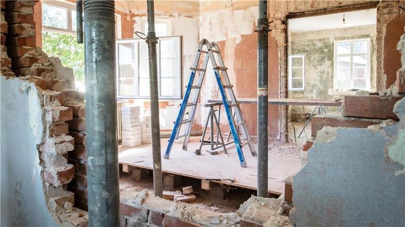 Renovierung: Wie Familie Smit aus einem alten Hof ein neues Heim macht Durchbrüche machten aus den ehemals kleinen Räumen eine helle, offenen Wohnung.