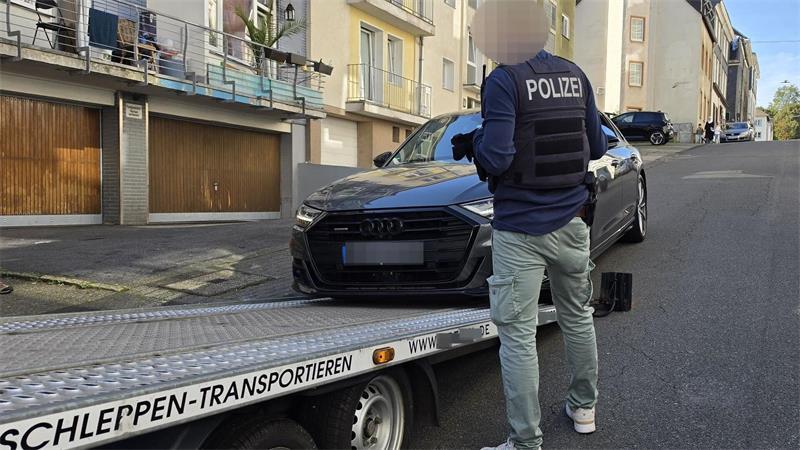 Schlag gegen Goldschmuggler - Durchsuchungen bei Juwelieren Durchsucht wurde in Nordrhein-Westfalen, wie hier in Wuppertal, sowie in Berlin und den Niederlanden.