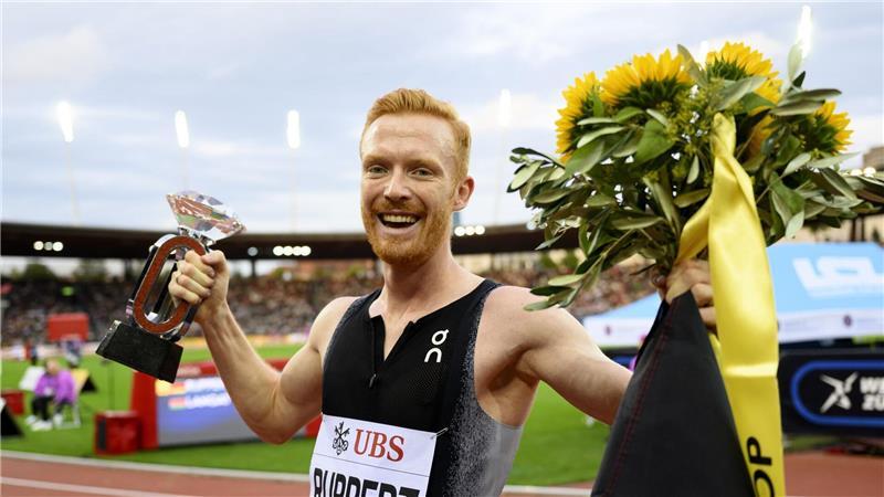 Speerwerfer Weber und Hindernisläufer Ruppert feiern Siege Durfte sich für seinen Sieg feiern lassen: Hindernisläufer Frederik Ruppert.