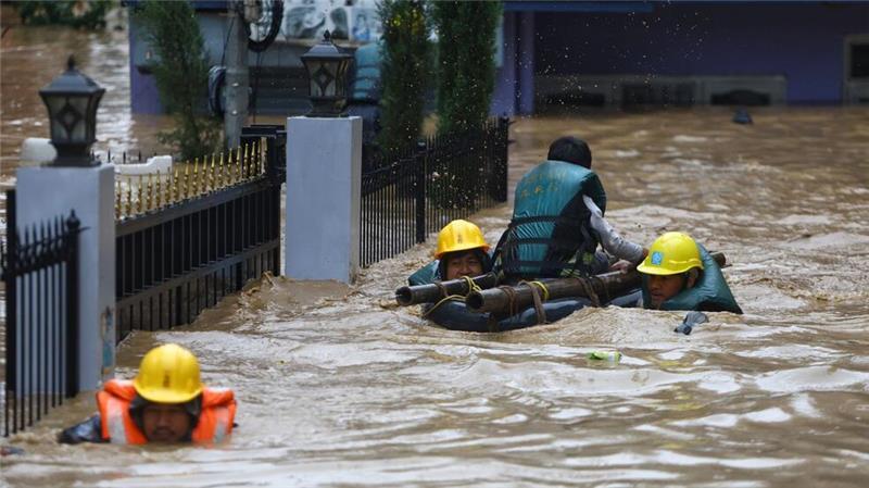 Überschwemmungen in Nepal: Zahl der Toten steigt über 140 Dutzende Menschen sind laut Behördenangaben bei den aktuellen Überschwemmungen in Nepal ums Leben gekommen.