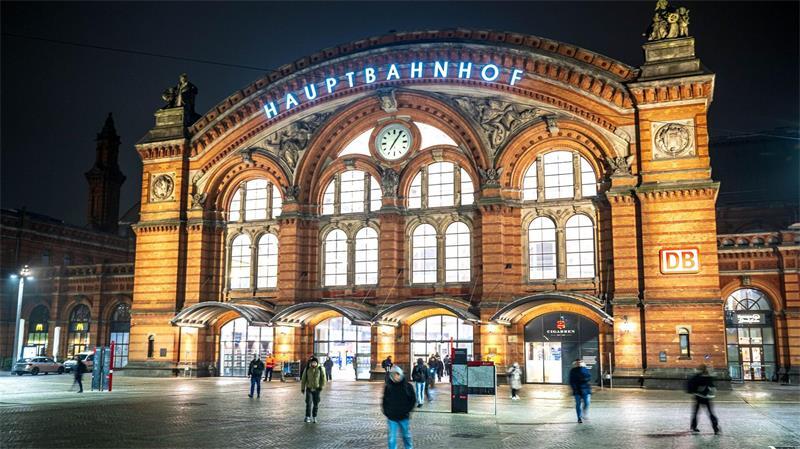Dutzende Menschen wurden am Hauptbahnhof kontrolliert. (Archivbild)