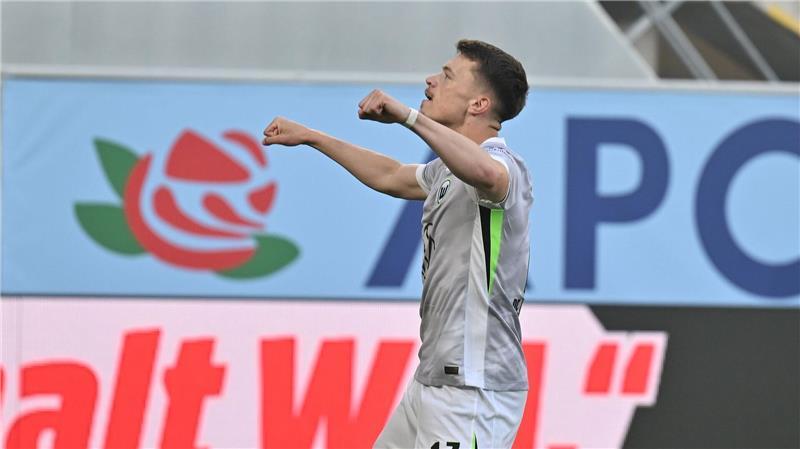 Wolfsburg verliert Relegation in Paderborn und steigt ab Dzenan Pejcinovic brachte Wolfsburg früh in Führung.