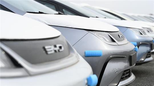 E-Autos aus China spielen zunächst noch keine große Rolle auf dem deutschen Markt für Neuwagen. (Archivbild)