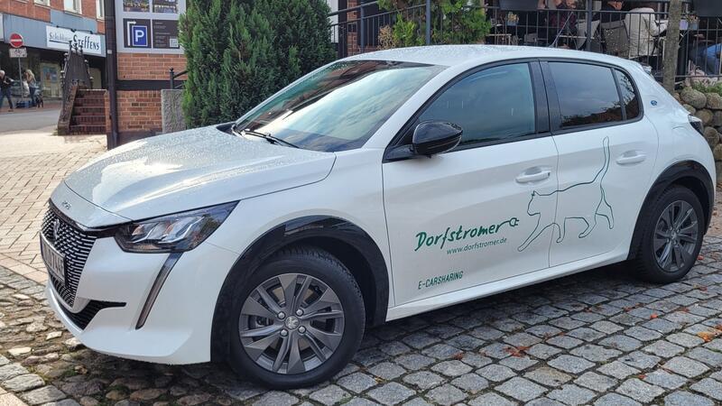 Erster Dorfstromer-Schnack im Rathaus in Harsefeld E-Carsharing in Harsefeld: In der Samtgemeinde gibt es bereits vier Dorfstromer-Fahrzeuge.