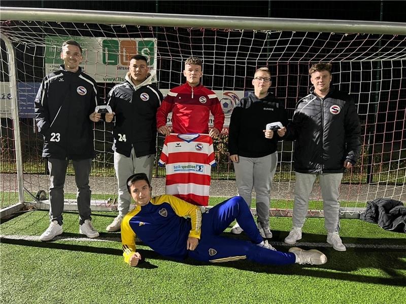 E-Football wird immer größer: Das Immenbecker Team um Mirco Poppe (links) und Jannik Höper (rechts). Foto: Verein