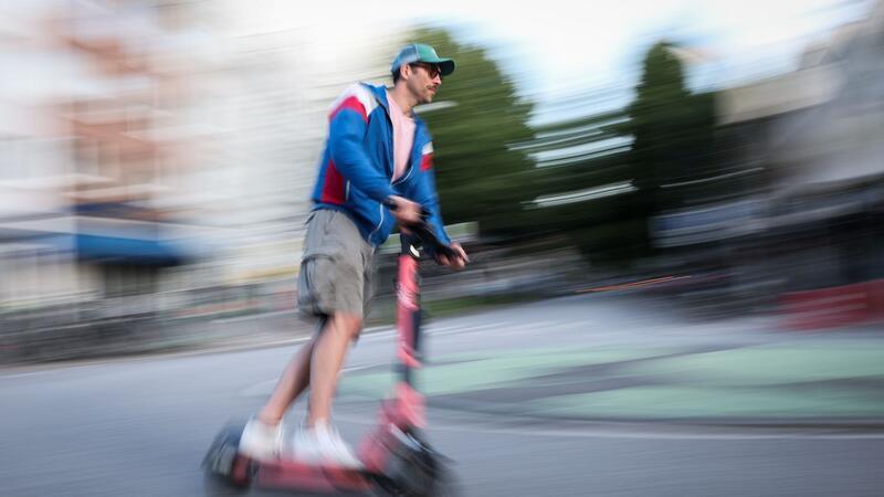 E-Scooter erreichen bis 20 Kilometer pro Stunde (Archivbild).