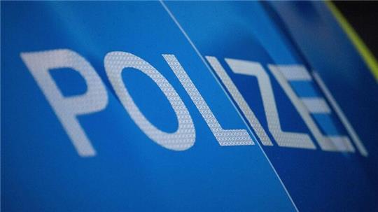 EIne Frau stirbt bei einem schweren Unfall im Landkreis Peine. (Symbolbild)