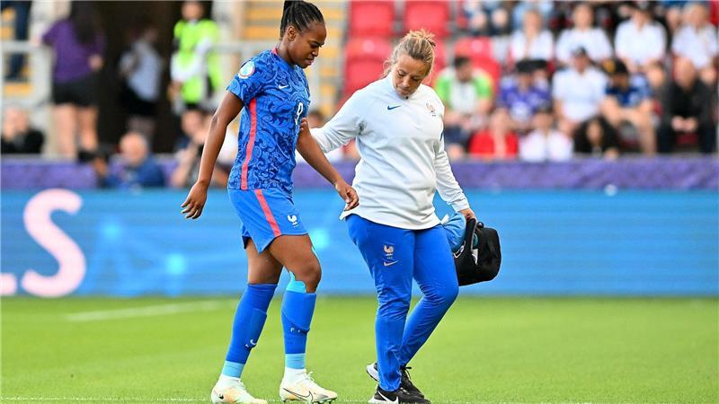 Die Crux mit dem Kreuzband bei Fußballerinnen: Angst wächst EM-Aus wegen Kreuzbandriss: Frankreichs Marie-Antoinette Katoto