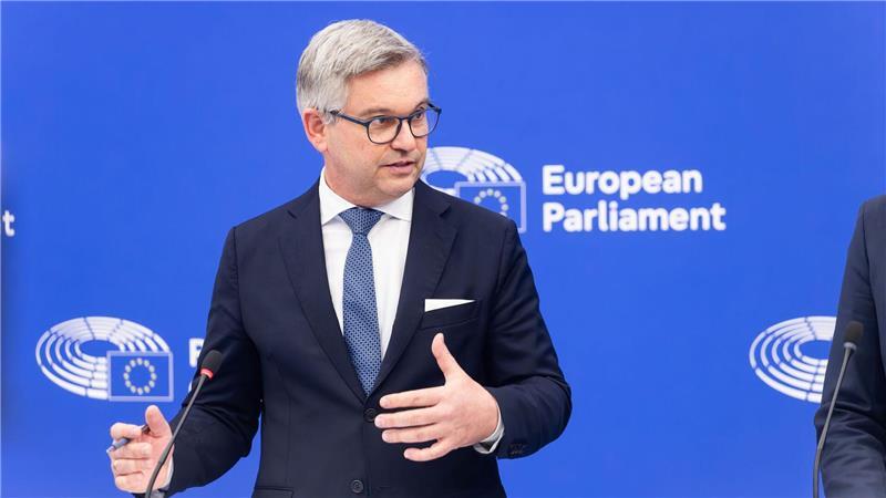EU-Kommission stellt Plan für schnellere Abschiebungen vor EU-Kommissar Magnus Brunner will mit dem Vorschlag das Vertrauen in das europäische Asyl- und Migrationssystem stärken.