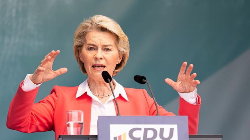 Von der Leyen: AfD steht auf Kriegsfuß mit Grundwerten EU-Kommissionspräsidentin Ursula von der Leyen kritisiert die AfD erneut scharf.