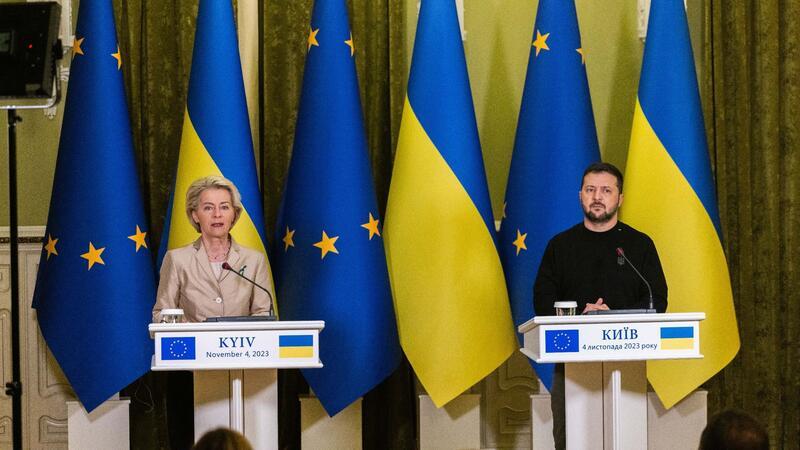 EU-Kommissionspräsidentin Ursula von der Leyen und der ukrainische Präsident Wolodymyr Selenskyj vergangene Woche in Kiew.