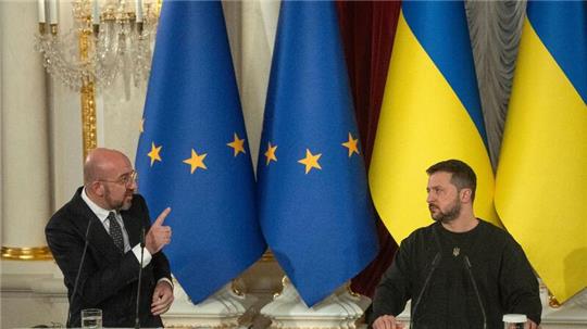 EU-Ratspräsident Charles Michel und der ukrainische Präsident Wolodymyr Selenskyj in Kiew.