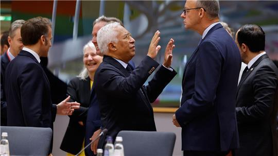 EU-Ratspräsident Costa muss beim Gipfel eine Äußerung des Kanzlers zurechtrücken.