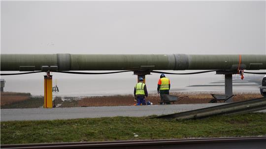 EWE plant den Bau einer weiteren LNG-Pipeline. Foto: picture alliance/dpa