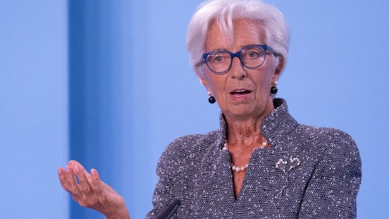 EZB-Präsidentin Christine Lagarde sieht die Notenbank auf gutem Weg im Kampf gegen die Inflation.