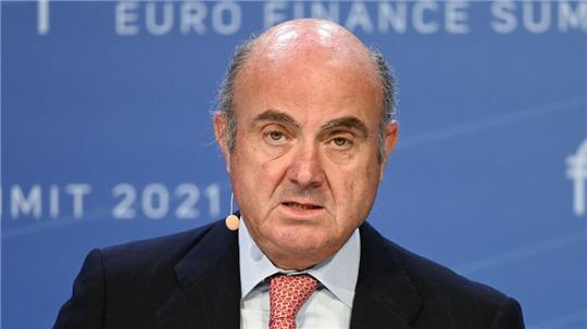 EZB-Vize Luis de Guindo blickt mit Sorge auf die schwache Konjunktur im Euroraum. (Archivbild)