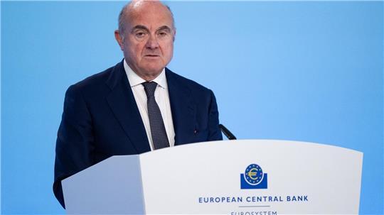 EZB-Vizepräsident Luis de Guindos kritisiert die Bundesregierung für Ihren Widerstand gegen eine Übernahme der Commerzbank. (Archivbild)
