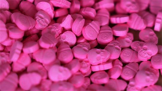 Ecstasy ist auch flüssig zu bekommen. Die Tabletten werden auch „Steine“ genannt.