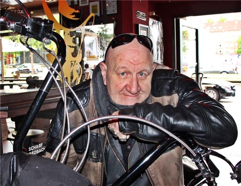 Eddy Kante hat sich überreden lassen, bei der Reality-Show „Die Alm – Promischweiß und Edelweiß“ mitzumachen. Foto: Gehm