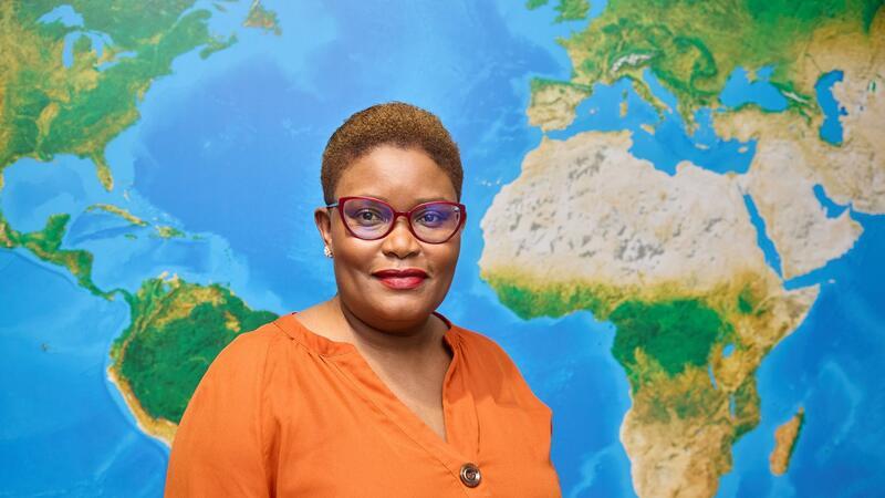 Genitalverstümmelung: Rund 17.000 Mädchen gefährdet Edell Otieno-Okoth vor einem Interview anlässlich des Internationalen Tages gegen weibliche Genitalverstümmelung in Hamburg.