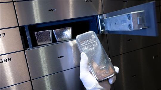 Edelmetalle - allen voran Gold - gelten bei vielen Investoren als sichere Häfen in Zeiten politischer Unsicherheiten. (Symbolbild)