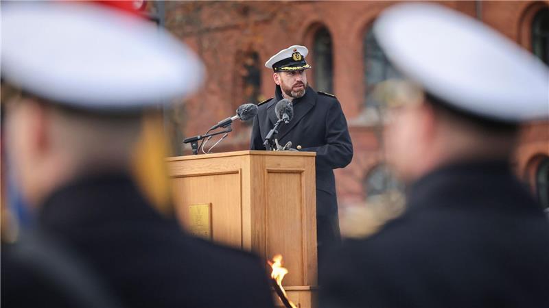 Edgar Behrends zollt den Soldaten und Soldatinnen Respekt.