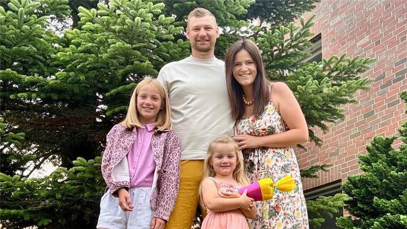 Edgars Kuksa und seine Familie, die nun „endlich“ im Mittelpunkt steht.