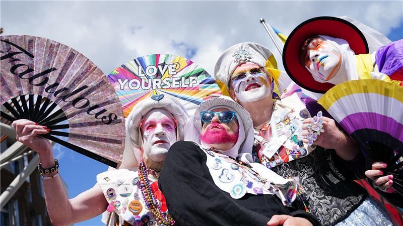 Edinburgh: Bunte „Pride Edinburgh 2026“-Parade füllt die Innenstadt mit Teilnehmern