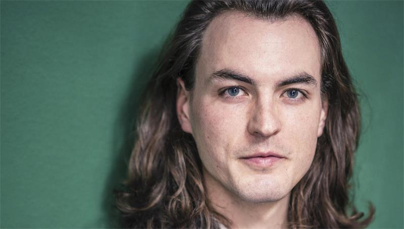 „Carmina Burana“ in Buxtehude Edward Leach (Tenor, im Bild) und Martin Berner (Bariton) treten als Solisten auf.