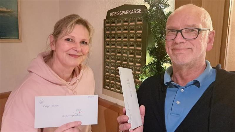 Eifrige Mitglieder in Mensings Sparclub: Katja und Peter Aschen aus Rechtenfleth.