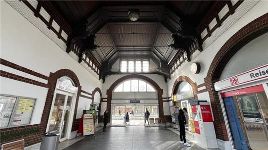 Eigentlich ganz hübsch: die Stader Bahnhofshalle von 1881. Doch der Bahnhof und sein Umfeld sind in einem schlechten Zustand.