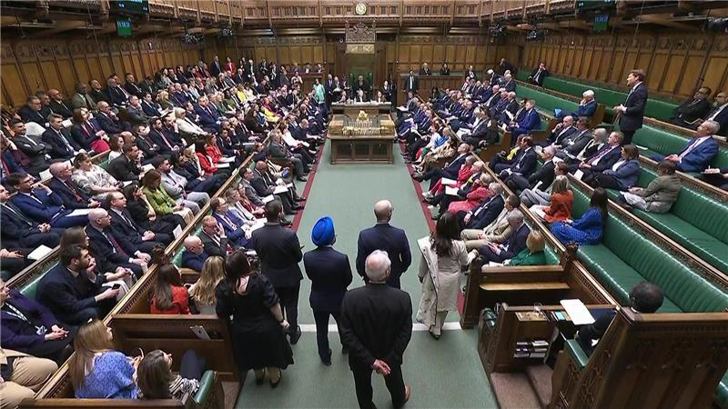 Britisches Notfallgesetz bewahrt Stahlwerk vor Schließung Eigentlich haben die britischen Abgeordneten Osterpause - zur Rettung des Stahlwerks wurde aber eine Sondersitzung angesetzt.