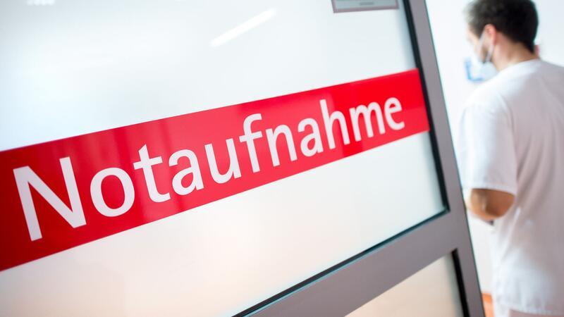 Wenn Ärzte Frauen in der Notaufnahme nicht ernst nehmen Eigentlich sollten alle Patienten mit starken Schmerzen ein Schmerzmittel erhalten: Doch das passiert nicht immer.