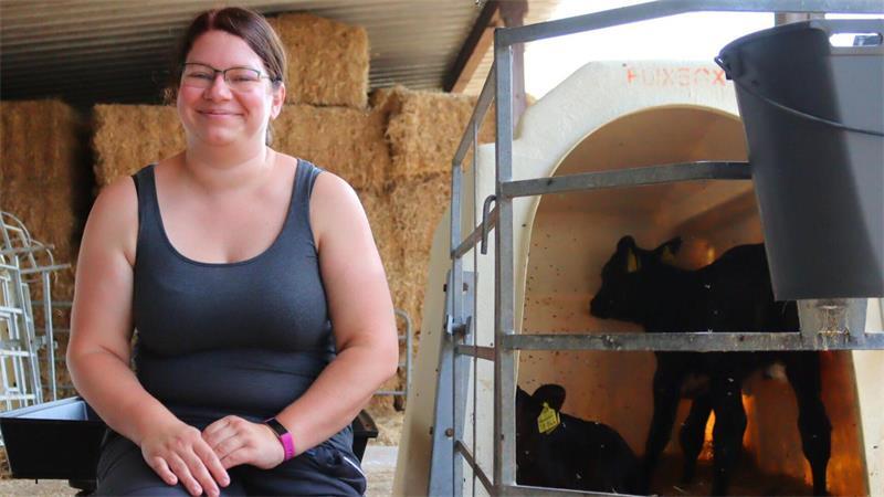 Eigentlich wollte sie raus aus der Landwirtschaft: Heute kümmert sich Marina Kück um Digitalisierung, neue Produkte und die Zukunft des Milchhofs.