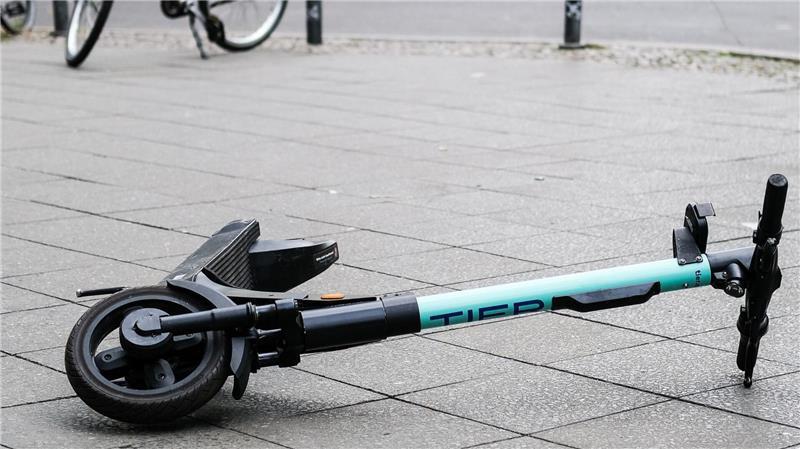 Ein 10-Jähriger wurde im Landkreis Grafschaft Bentheim angefahren, als er unvorsichtig eine Straße überqueren wollte. (Symbolbild)