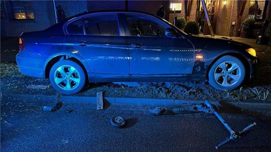 Ein 13-Jähriger ist am Donnerstagabend bei einem Unfall in Buxtehude von einem Auto erfasst worden. Der Jugendliche wurde schwer verletzt.