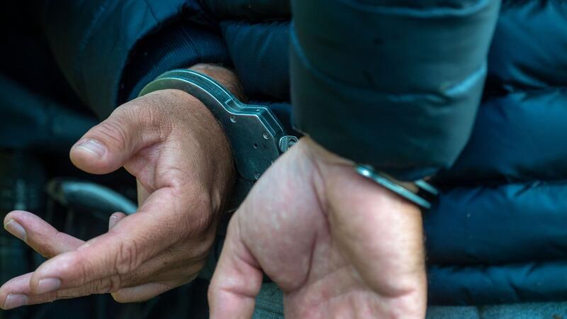 Festnahme: Dieser Dieb nahm sich zahlreiche Häuser in der Region vor Ein 21 Jahre alter Rumäne konnte in Passau/Bayern festgenommen werden.