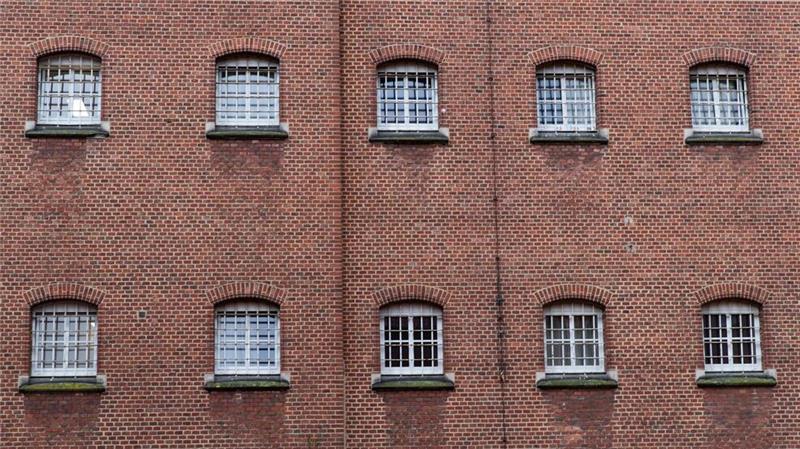 Ein 27-Jähriger suchte in Oldenburg eine Übernachtungsmöglichkeit und landete im Gefängnis. (Symbolbild) 