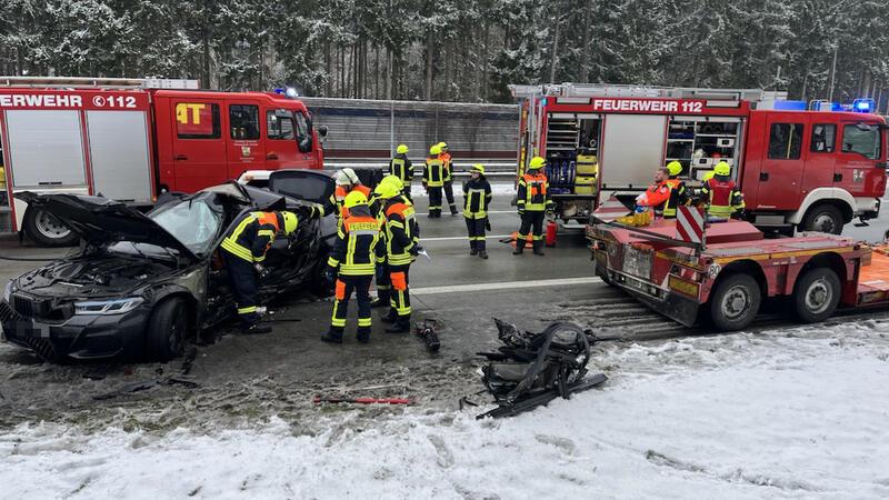 Etliche Glätteunfälle in der Region – Lkw blockiert A26-Auffahrt, Autofahrer stirbt auf A1 Ein 30-Jähriger am Dienstag bei einem Unfall auf der A1 im Kreis Rotenburg ums Leben gekommen. Foto: Polizei