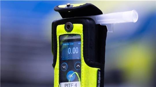 Ein 38-Jähriger ist völlig betrunken auf der A1 unterwegs. (Symbolbild)
