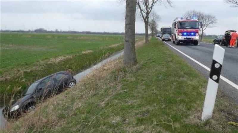 Ein 38-jähriger Mann verlor auf der B73 bei Altenbruch die Kontrolle über sein Auto.