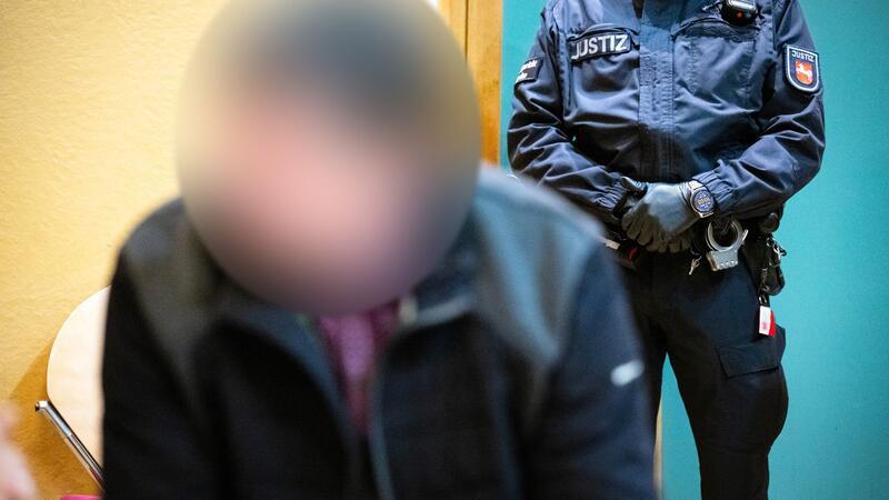 Mord an Inline-Skaterin: Schweinebauer soll lebenslang ins Gefängnis Ein 43-Jähriger soll eine 17-Jährige getötet haben. Nun werden im Prozess die Plädoyers erwartet. (Archivild)