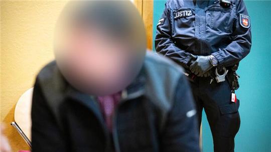Ein 43-Jähriger soll eine 17-Jährige getötet haben. Nun werden im Prozess die Plädoyers erwartet. (Archivild)