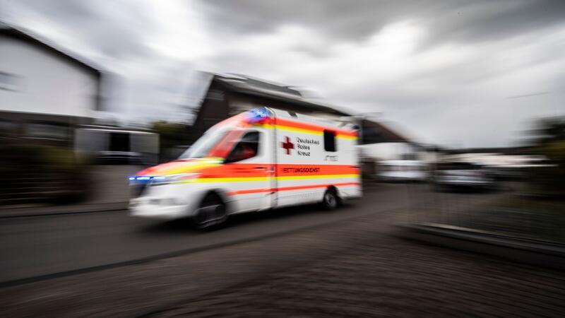 Ein 53-Jähriger wurde in Heidenau schwer verletzt.