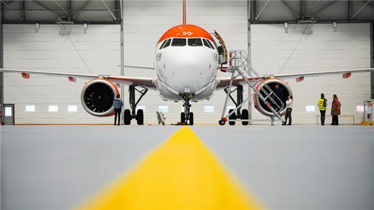 Ein Airbus A320 Neo im Hangar. Bei Airbus fand eine im Konzern nicht unübliche Personal-Rochade statt.