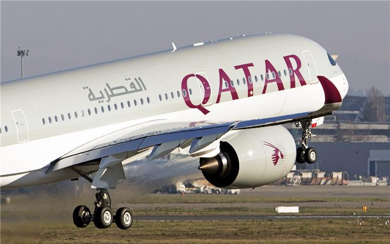 Ein Airbus A350 XWB startet zu seiner Übergabe an Qatar Airways. Archivfoto: Stringer/EPA FILE/dpa